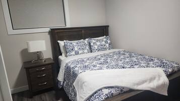 2 chambres, bureau, Wi-Fi, literie fournie