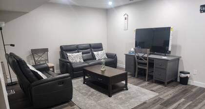 Confort luxury suite 2 bedrooms 2 beds in Airdrie.