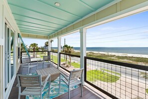 Outdoor dining - Shangri-La - St Joe Beach, Pet Friendly, Unobstructed Gulf View, Sleeps 7 (Port St. Joe)
