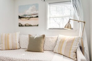 3 bedrooms, desk, iron/ironing board, travel cot