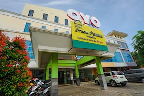 Front of property - Istana Permata Ngagel (Surabaya)