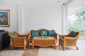 Lobby - Istana Permata Ngagel (Surabaya)