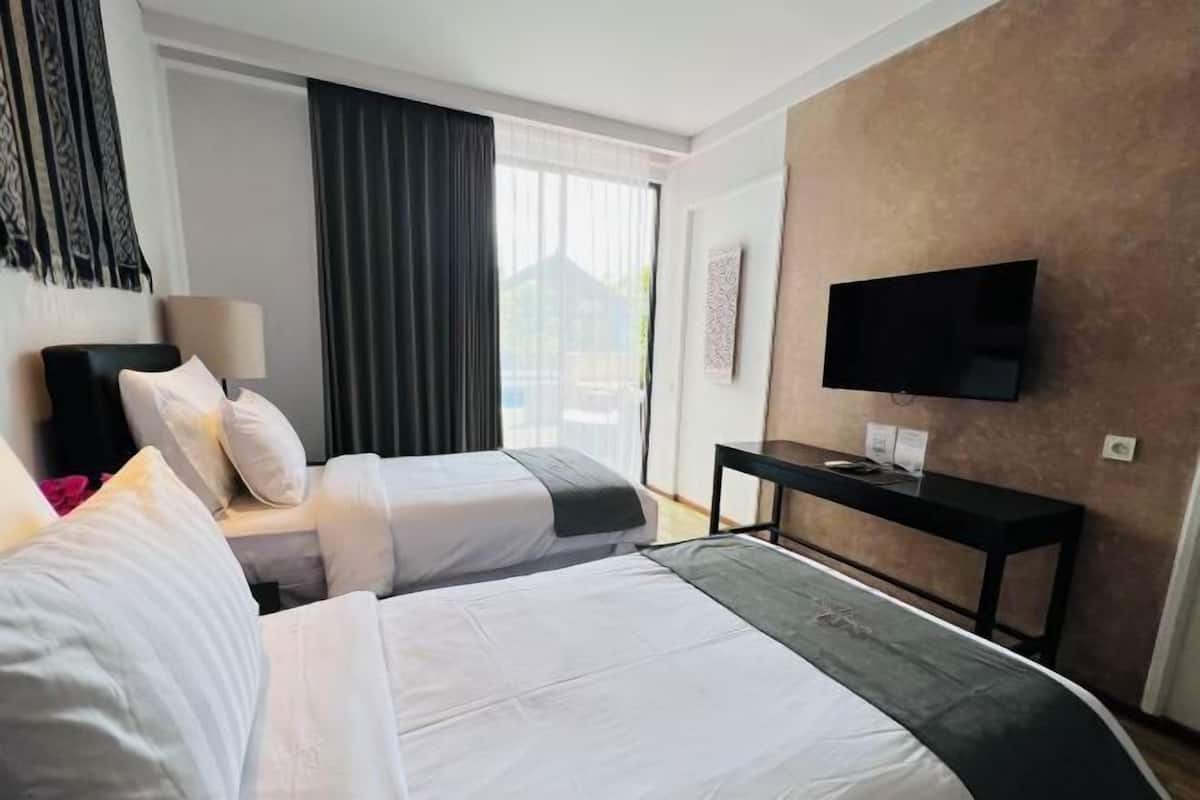 2 bedrooms, in-room safe, individually decorated, individually furnished