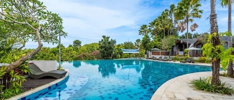 Outdoor pool, sun loungers