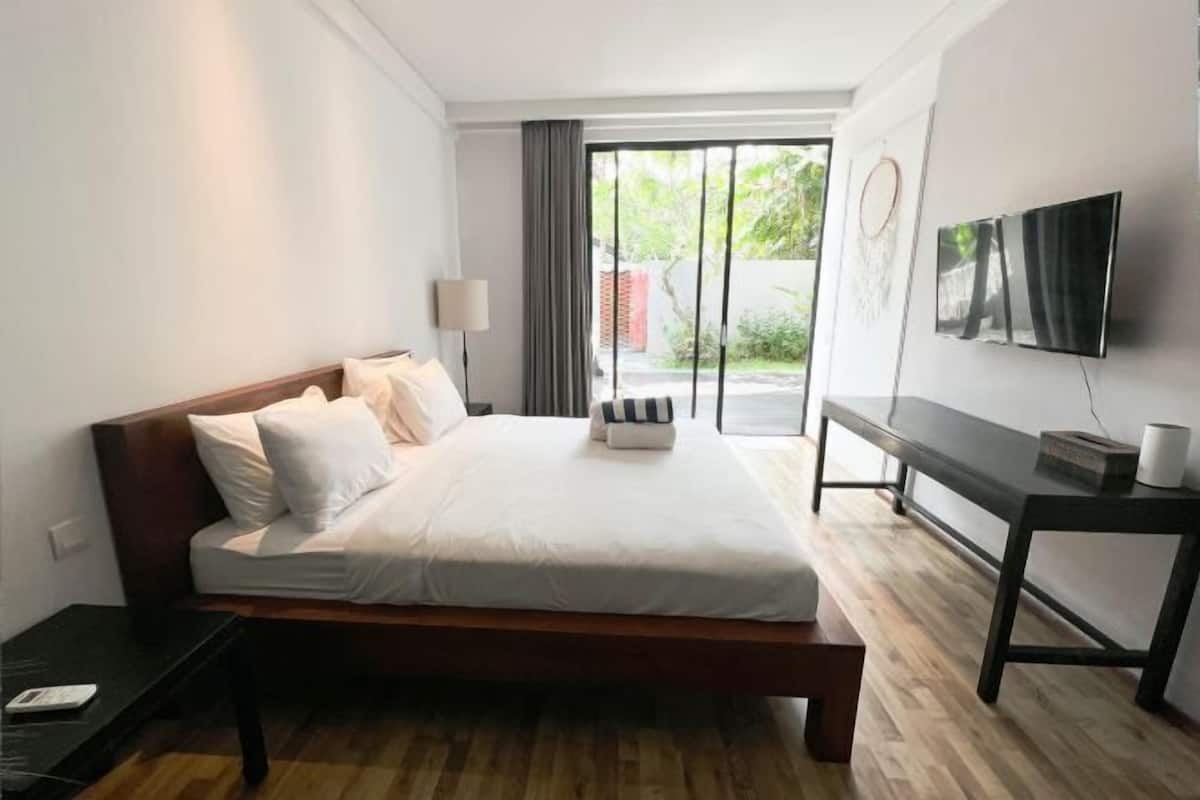 2 bedrooms, in-room safe, individually decorated, individually furnished