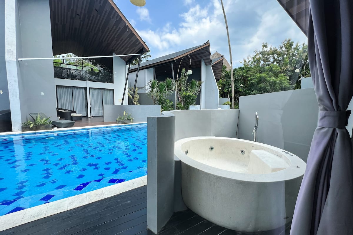 Tab spa persendirian