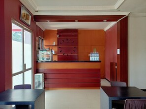 Reception - Hotel O Tri Homestay (Pegatan Hilir)