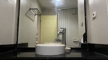 Dobbeltrom – standard | Bad | Dusj og håndklær