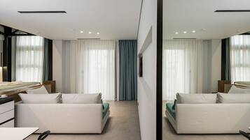 Signature Room | Premium bedding, down comforters, in-room safe, individually furnished