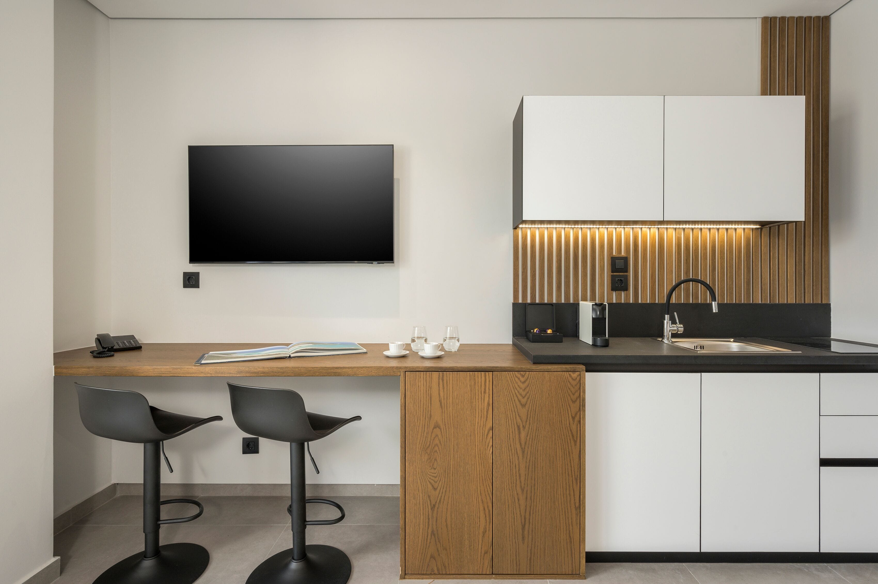 Photo - Ostrakon Suites