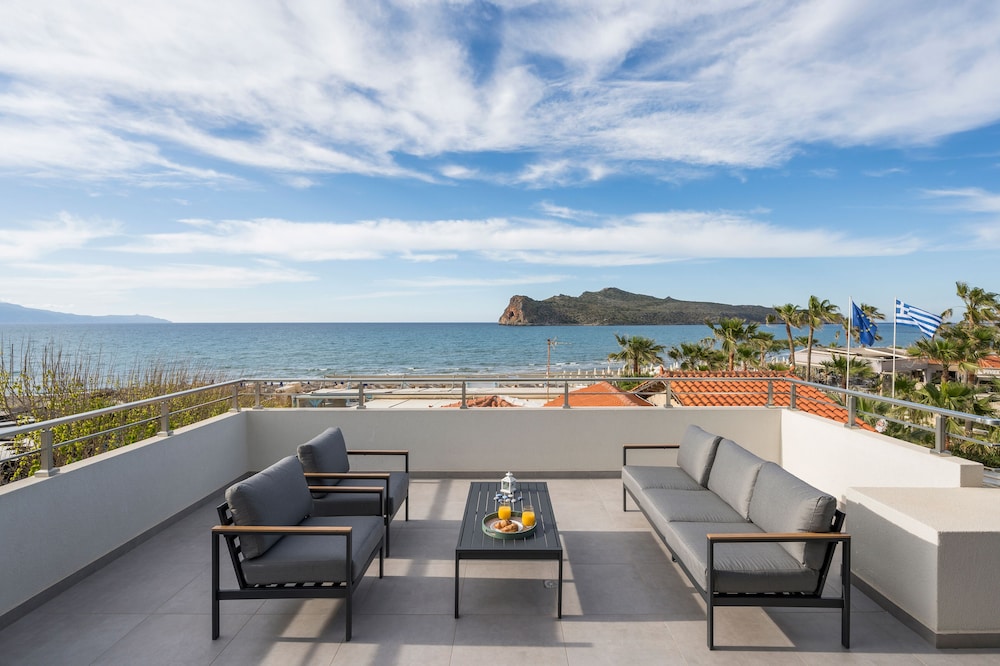 Ostrakon Suites
