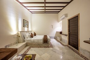 Presidential Double Room | Minibar, desk, laptop workspace - Aangan Resort Ranthambore  (Sawai Madhopur)