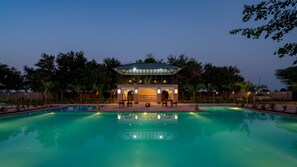Indoor pool, sun loungers