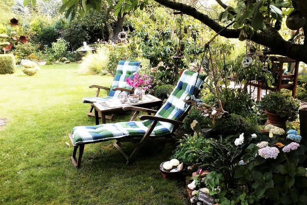 Liegewiese im Garten