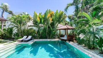 Piscine extérieure