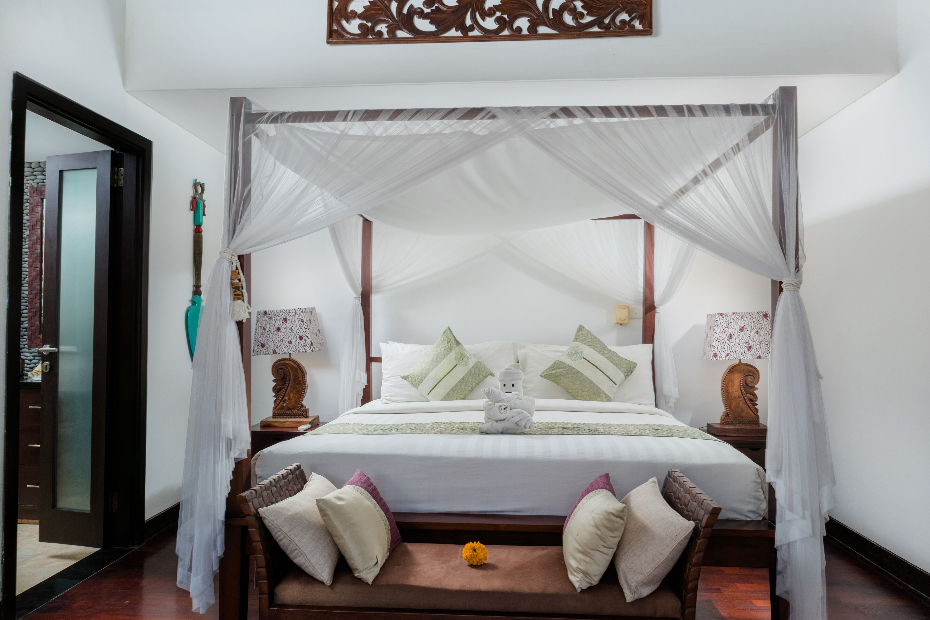 Rollaway beds, bed sheets