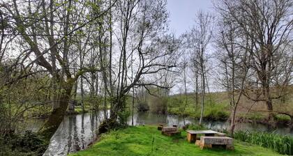 Grande maison isolée adossée à son Moulin du XVIÚme siÚcle