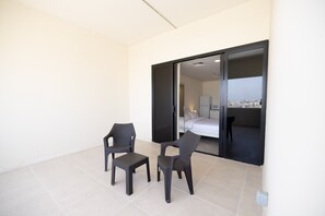 Superior Room | Egyptian cotton sheets, premium bedding, down comforters, in-room safe - Riggae Tower Hotel (Kuwait City)