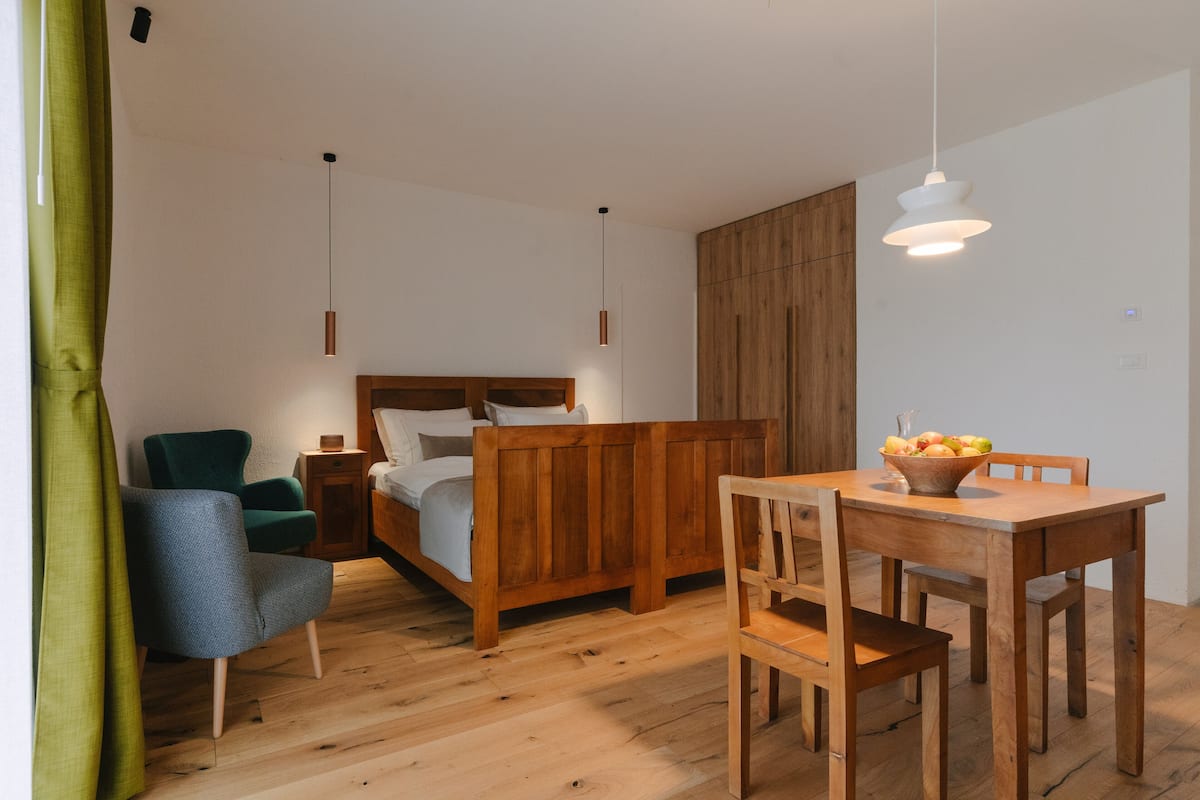 Estudio Deluxe, 1 habitación, vista al jardín | 2 habitaciones y sábanas de algodón egipcio