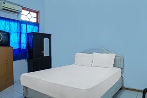 Double Room | Desk, laptop workspace, free WiFi, bed sheets - Hotel O Wilma Kost Syariah (Alalak)