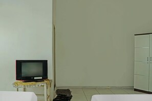 Quarto duplo | Escrivaninha, espaço de trabalho para notebook, Wi-Fi de cortesia