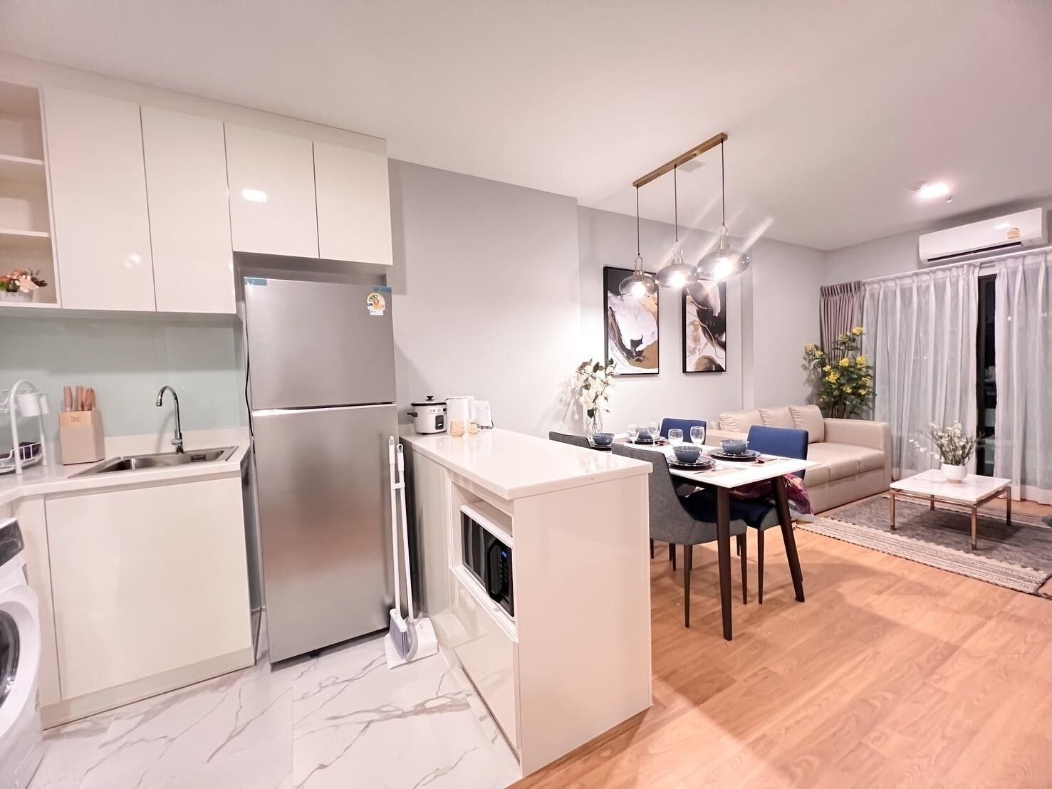 Fridge, microwave, stovetop, dishwasher