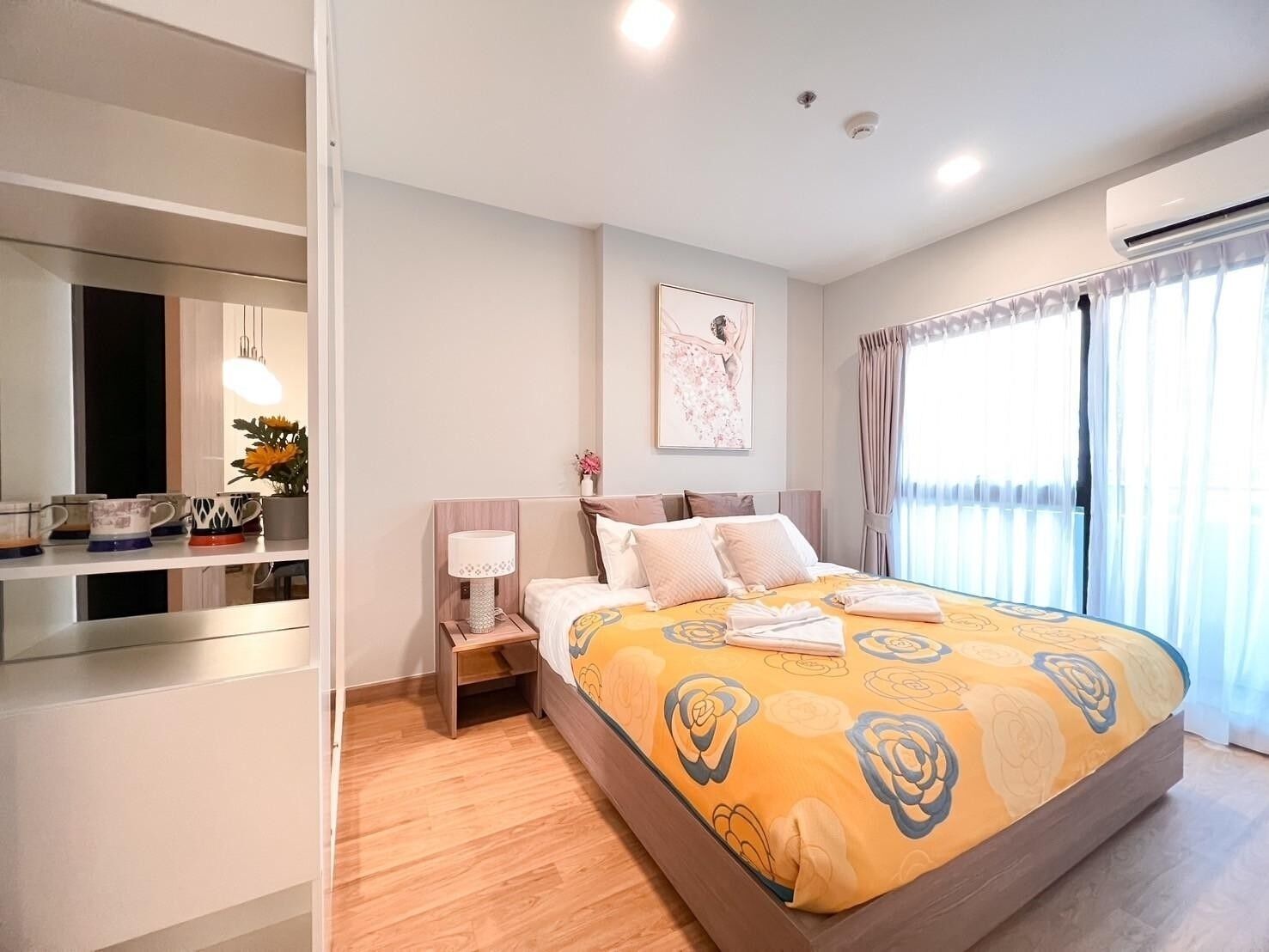 Deluxe Condo, 2 Bedrooms, Balcony, City View