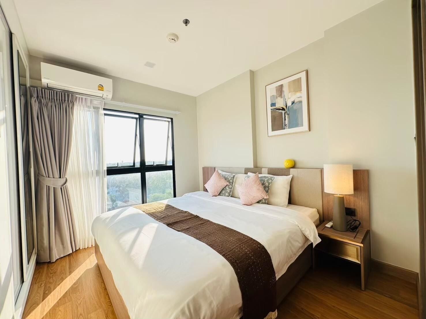 Superior Condo, 1 Bedroom, Balcony, City View | Premium bedding, individually decorated, desk, blackout drapes