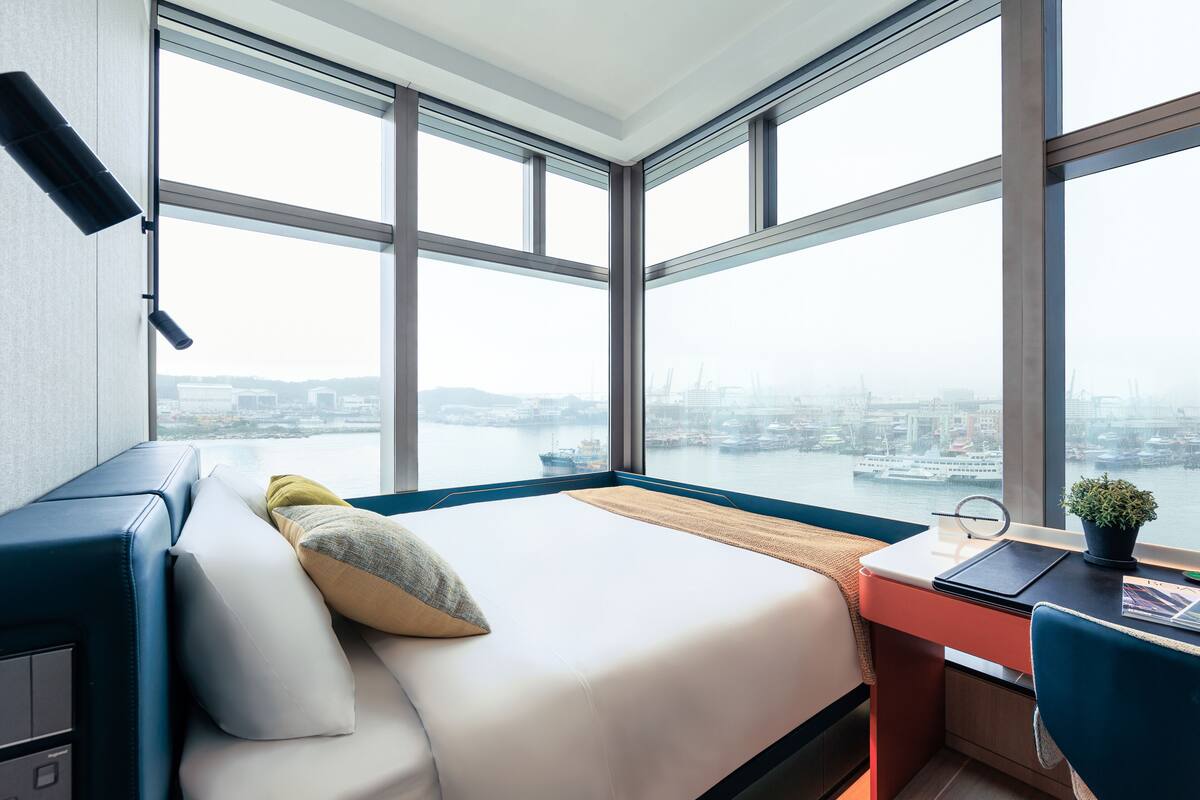 Deluxe Harbour/Sea View One bedroom | In-room safe, blackout drapes, iron/ironing board