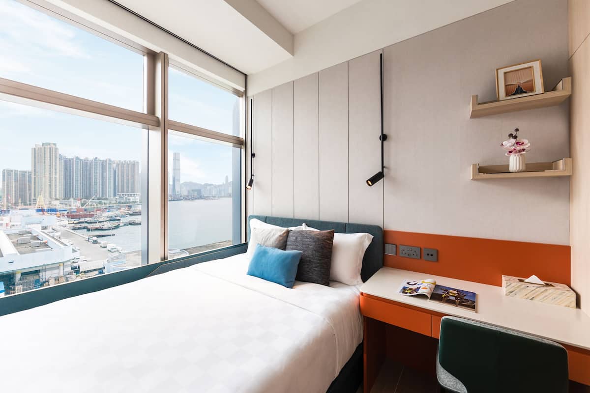 Harbour/Sea View One Bedroom | In-room safe, blackout drapes, iron/ironing board, cribs (free)
