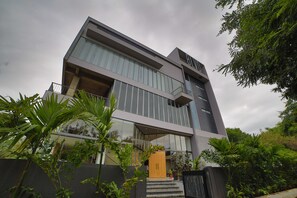 Fachada da propriedade