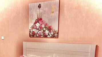 2 slaapkamers, een strijkplank/strijkijzer, wifi, beddengoed