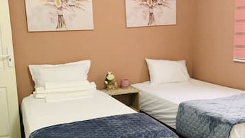 2 chambres, fer et planche Ă  repasser, Wi-Fi, draps fournis