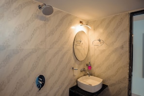 Deluxe Room | Bathroom | Towels - Berryl Resorts (Alibag)