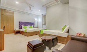 Premium Room | Desk, iron/ironing board, bed sheets - Itsy Hotels Cruz Royale Santacruz West (Mumbai)