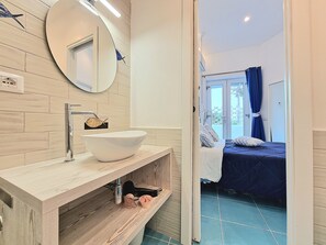 Economy Room | Free WiFi, bed sheets - Il Cantuccio Rooms (Capri)