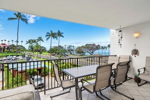 Outdoor dining - Maui Parkshore 303: Beachfront Apartment with View (Kihei)