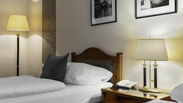 Classic Double or Twin Room | In-room safe, desk, blackout curtains, free WiFi