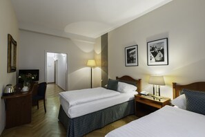 Coffres-forts dans les chambres, bureau, rideaux occultants