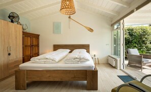 3 bedrooms, iron/ironing board, Internet, bed sheets - De Toekomst 16 quiet and privately situated near the North Sea (Ouddorp)