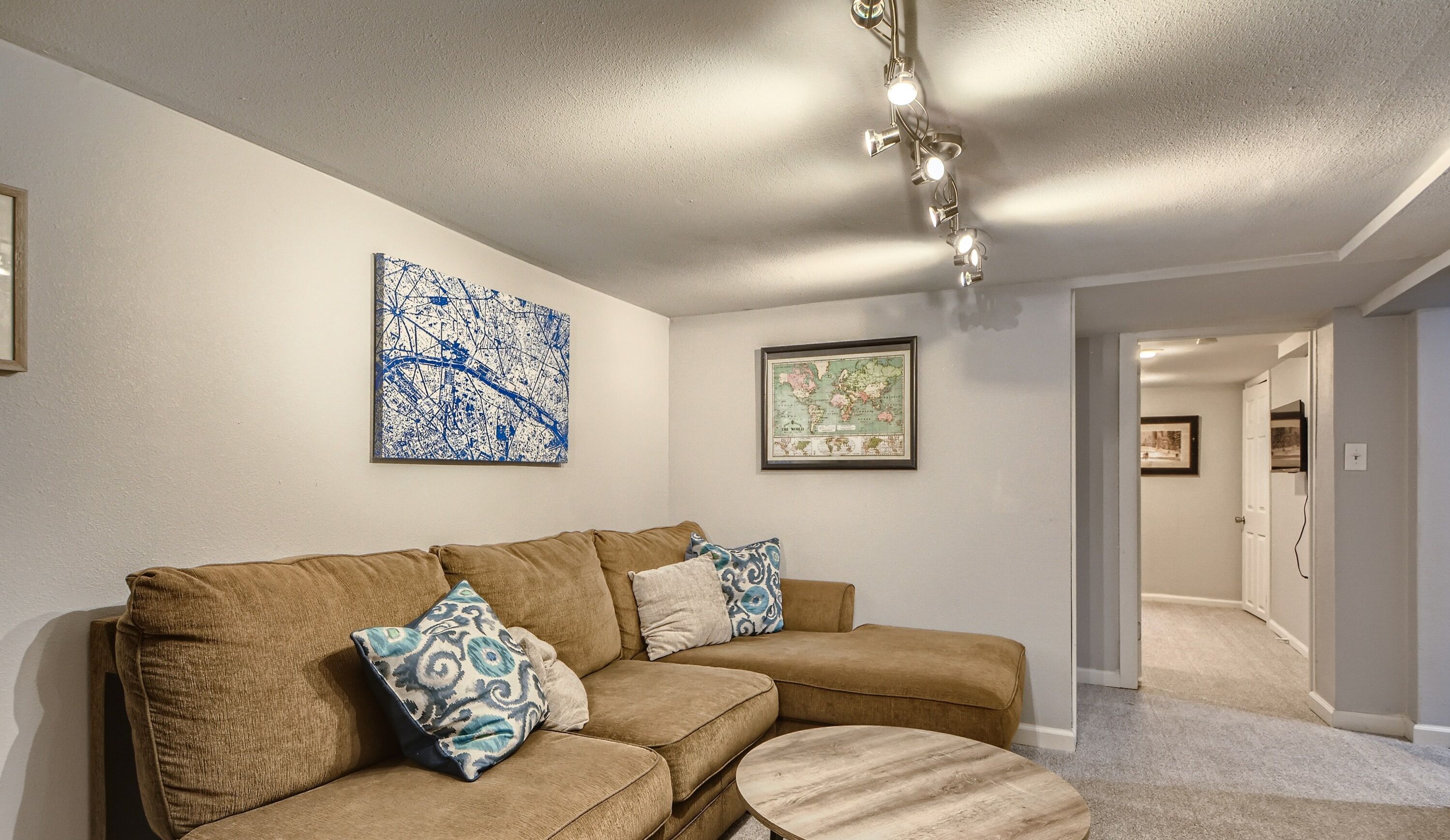 Restored Rustic • Shared Firepit, Hot Tub & Yard