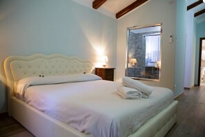 3 bedrooms, bed sheets