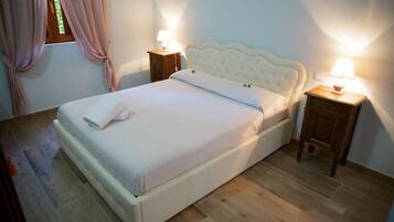 3 bedrooms, bed sheets