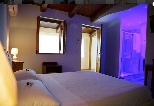 3 bedrooms, bed sheets