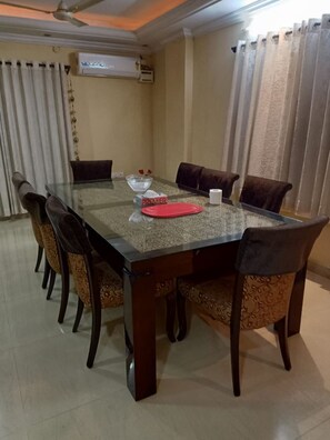 Dining - Luxurious 4 Bedroom Entire Apartment (Hyderabad)