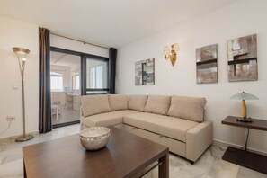 Fernseher, Kamin, Arbeitsbereiche