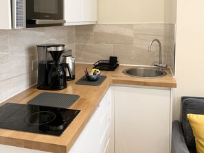 Studio, 1 Queen Bed | Private kitchen - Impeccable 1-bed Studio in Brighton and Hove (Hove)