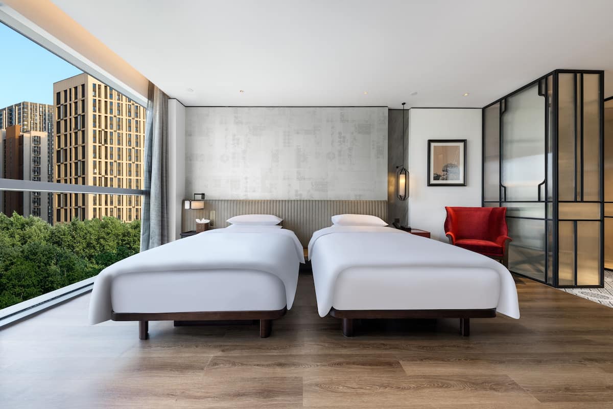 슈피리어 트윈룸, 침실 1개, 금연, 공원 전망 | 고급 침구, 오리/거위털 이불, 필로우탑 침대, 미니바