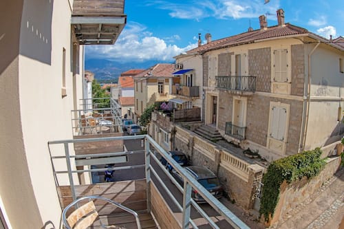 Petite chambre twin économique avec balcon | Tallelokero huoneessa, työpöytä, äänieristys, silitysrauta/-lauta