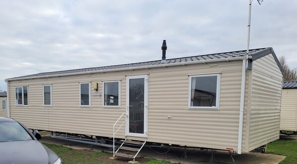 Cabin, Multiple Beds | Exterior - Charming 4-bed Static Caravan in Clacton-on-sea (Clacton-on-Sea)